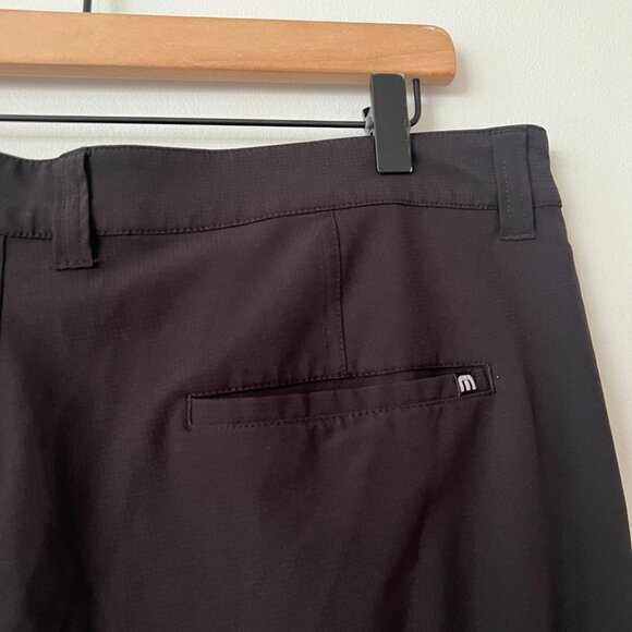 Travis Mathew Wanderlust 9" Black Flat Front Golf Shorts Men's Size 38 - Picture 6 of 7